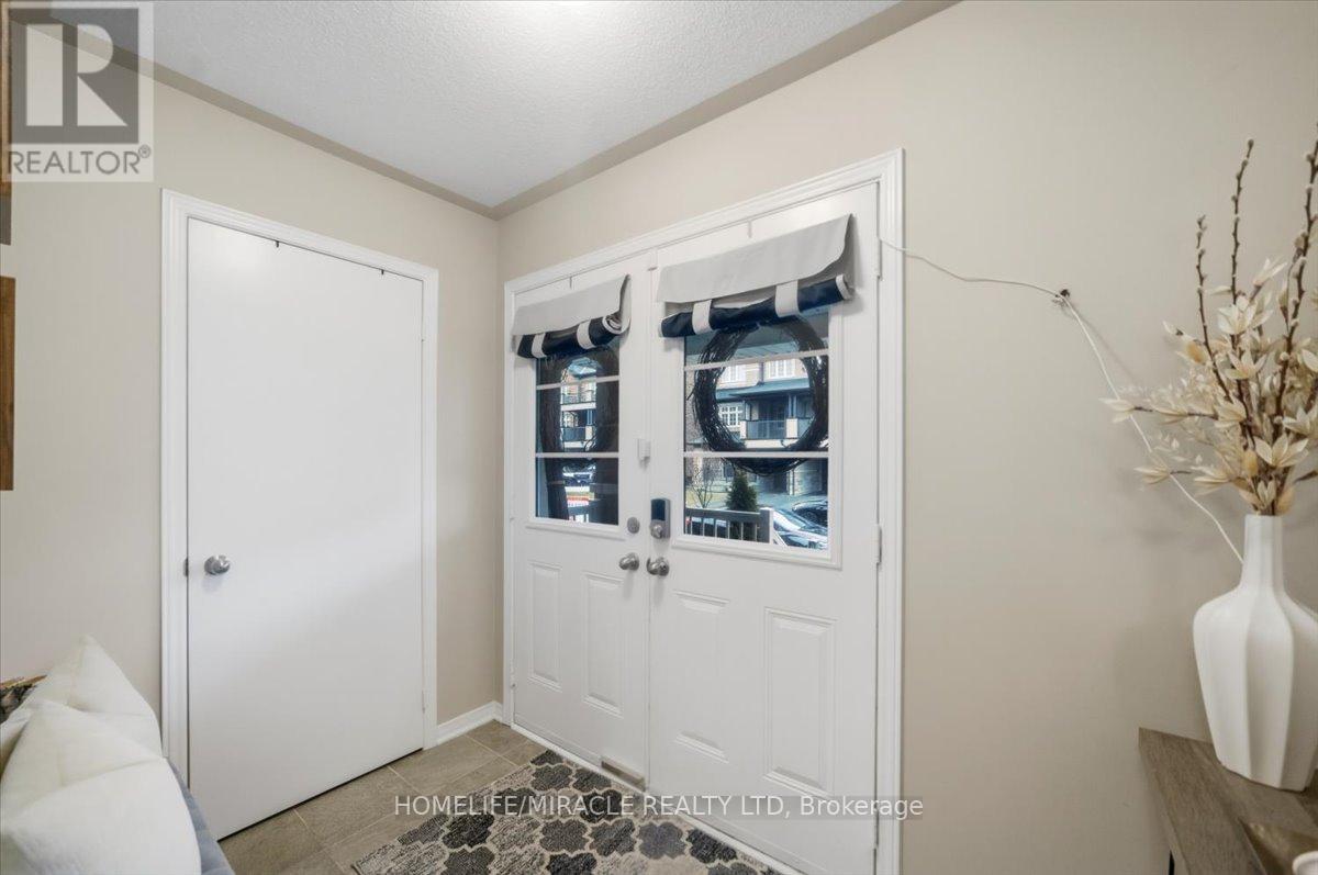 8 Lowes Hill Circle, Caledon, Ontario  L7C 4H4 - Photo 4 - W12956234