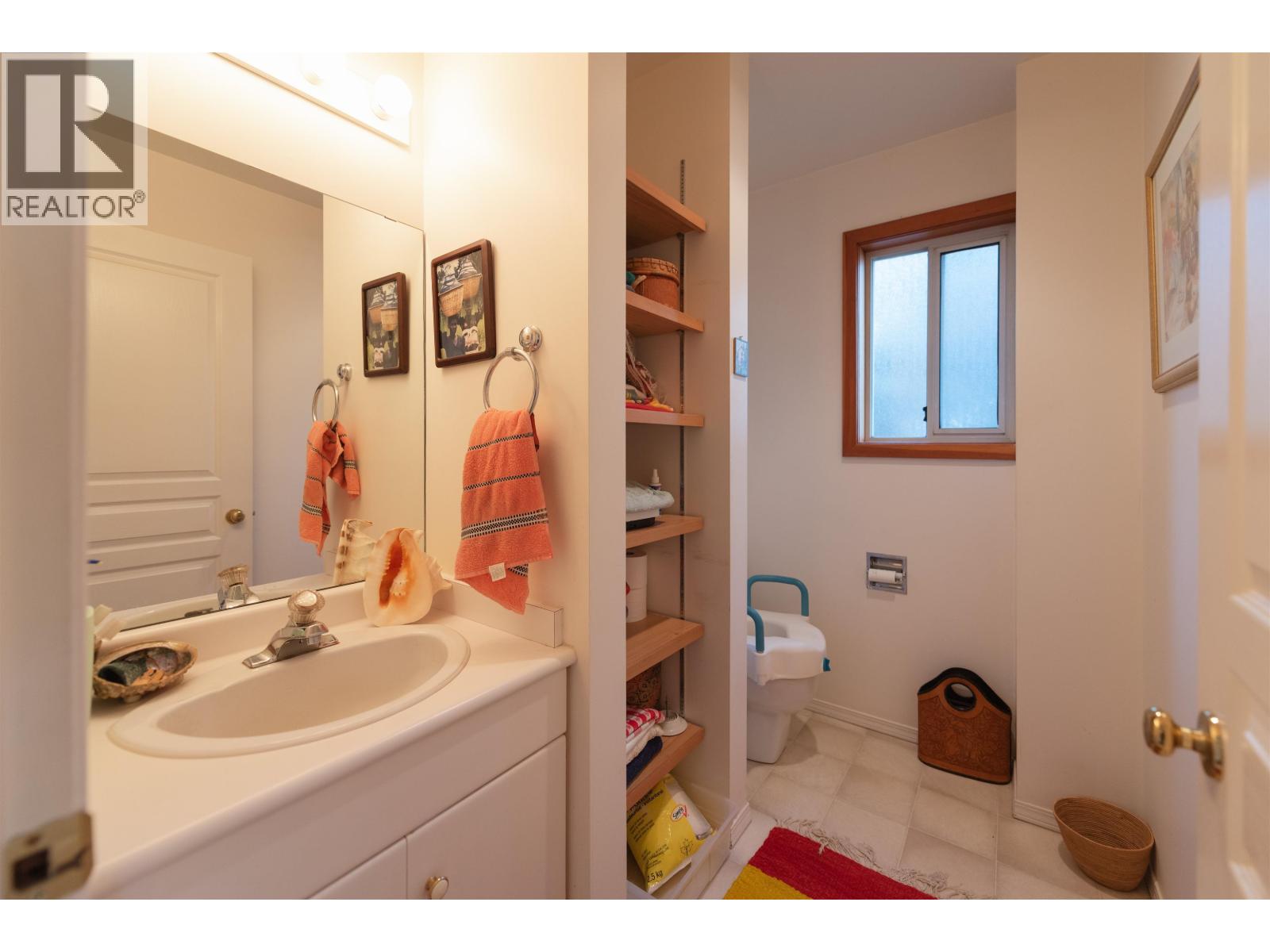 476 Abbs Road, Gibsons, British Columbia  V0N 1V8 - Photo 16 - R3106901