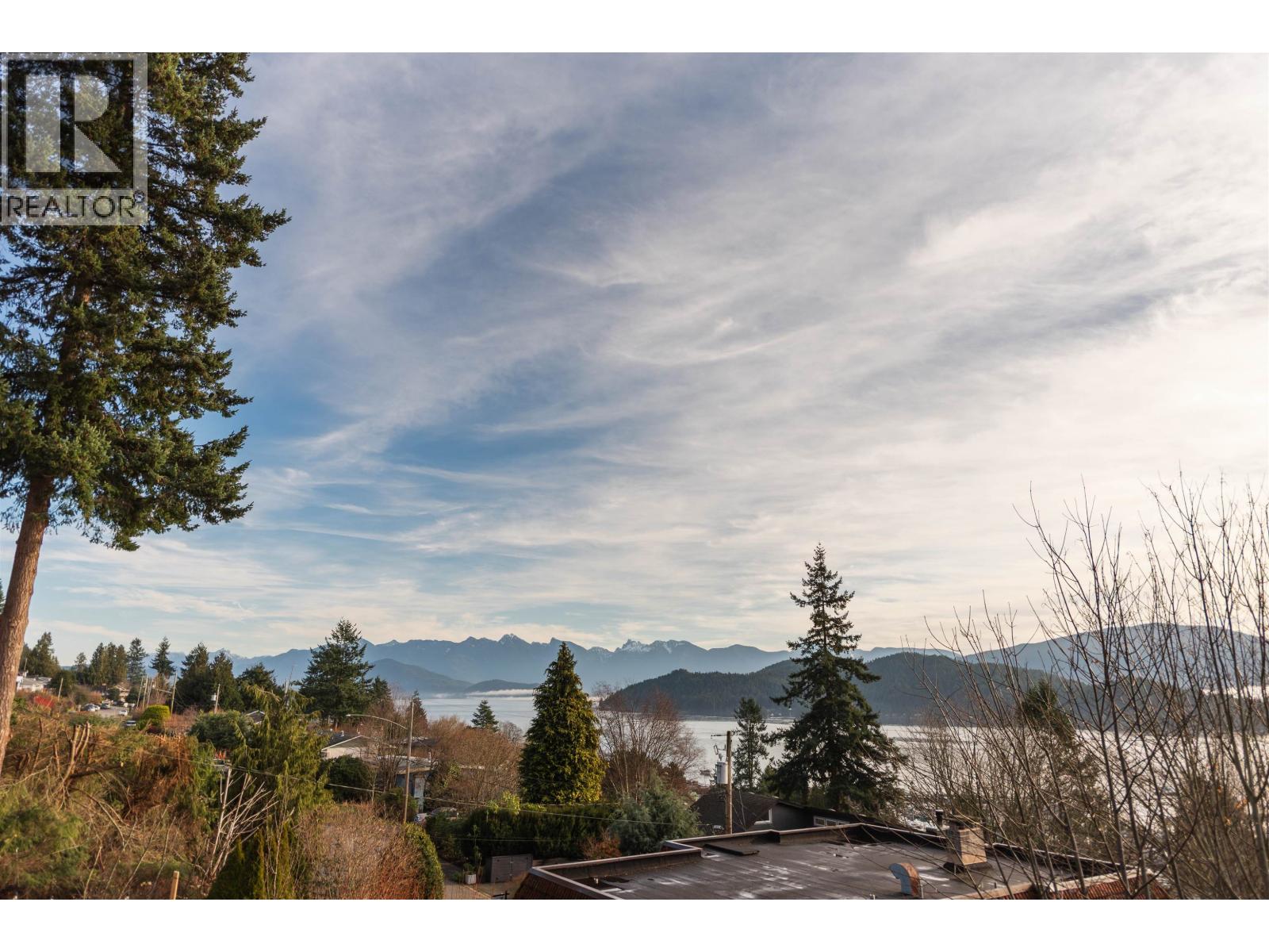 476 Abbs Road, Gibsons, British Columbia  V0N 1V8 - Photo 7 - R3106901