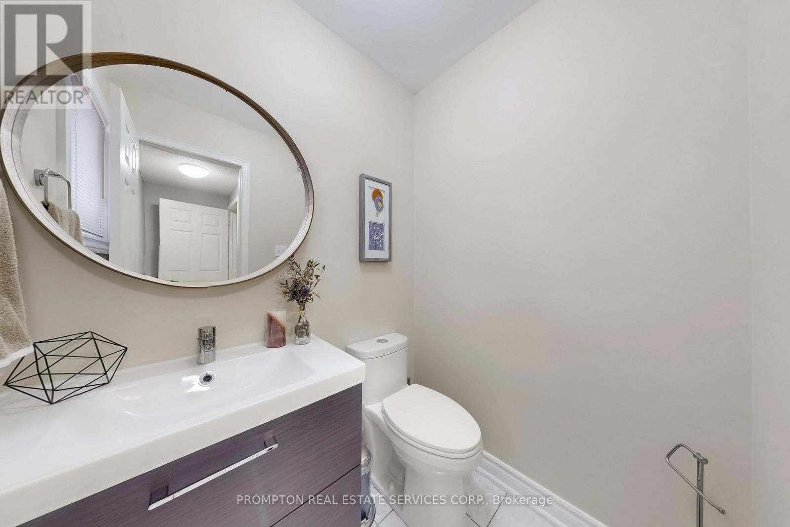 393 Marble Place, Newmarket, Ontario  L3X 2P1 - Photo 17 - N12955114