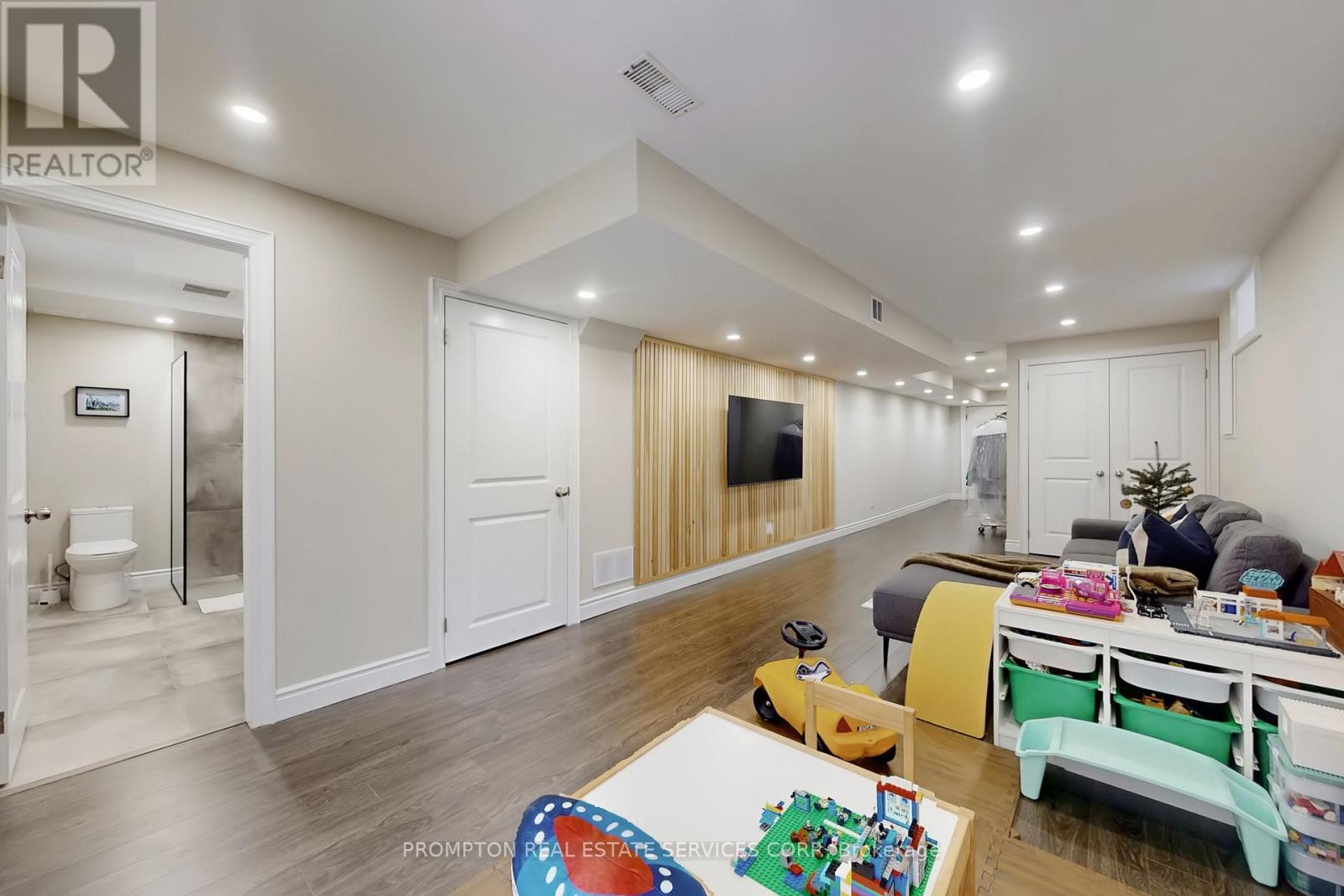 393 Marble Place, Newmarket, Ontario  L3X 2P1 - Photo 41 - N12955114