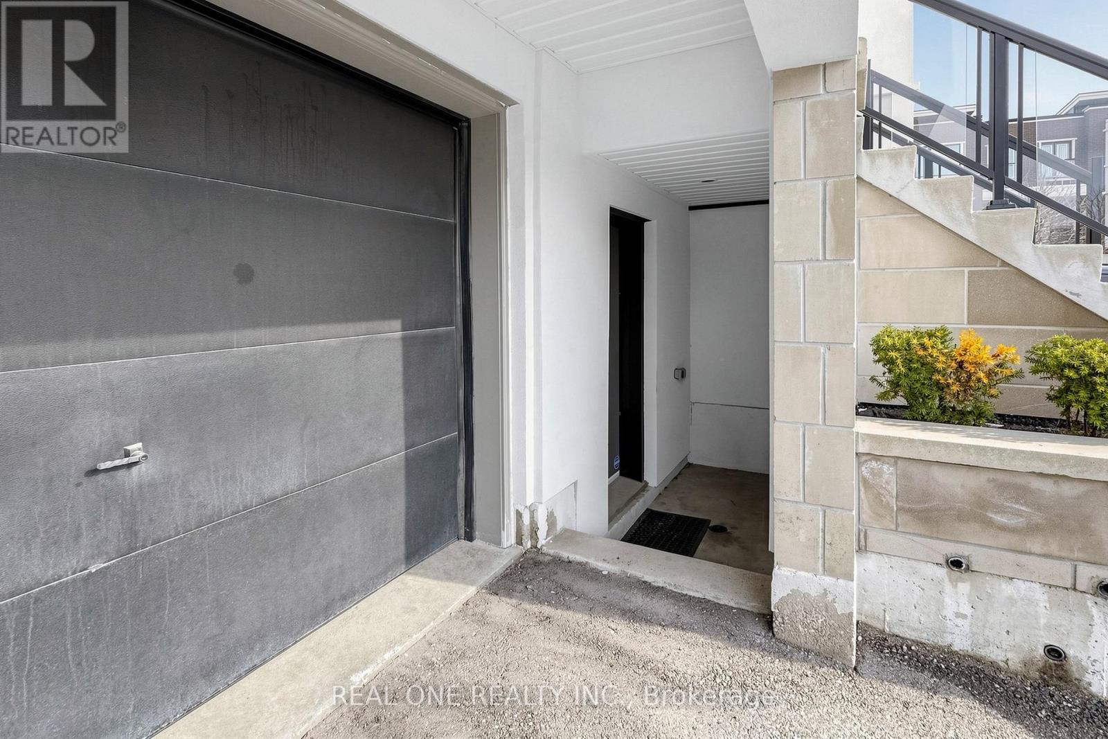 101 Genuine Lane, Richmond Hill, Ontario  L4B 0E5 - Photo 5 - N12956256