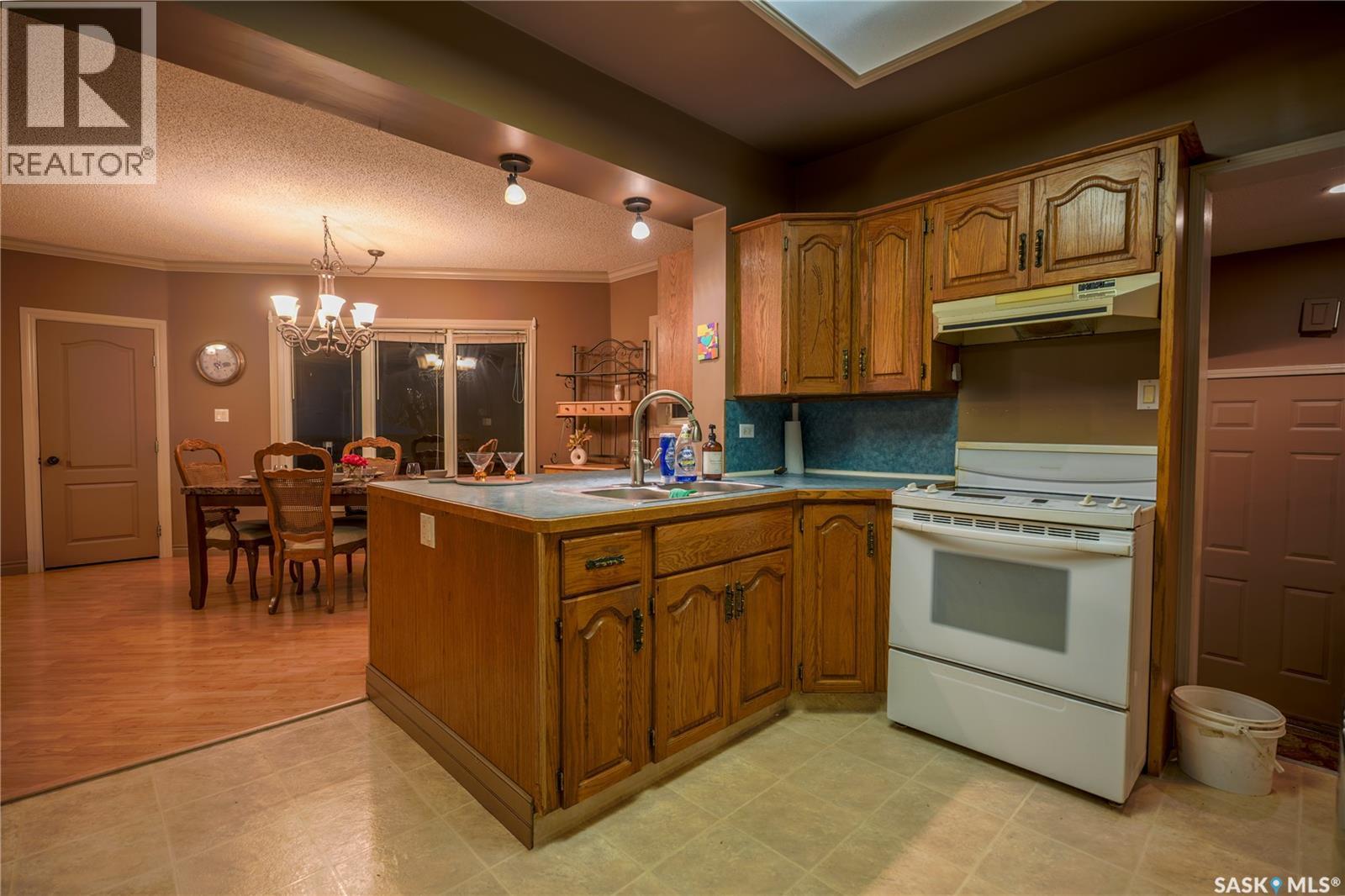 1126 Iroquois Street W, Moose Jaw, Saskatchewan  S6H 5B9 - Photo 18 - SK031962