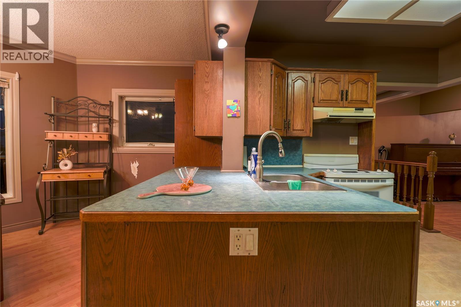 1126 Iroquois Street W, Moose Jaw, Saskatchewan  S6H 5B9 - Photo 19 - SK031962