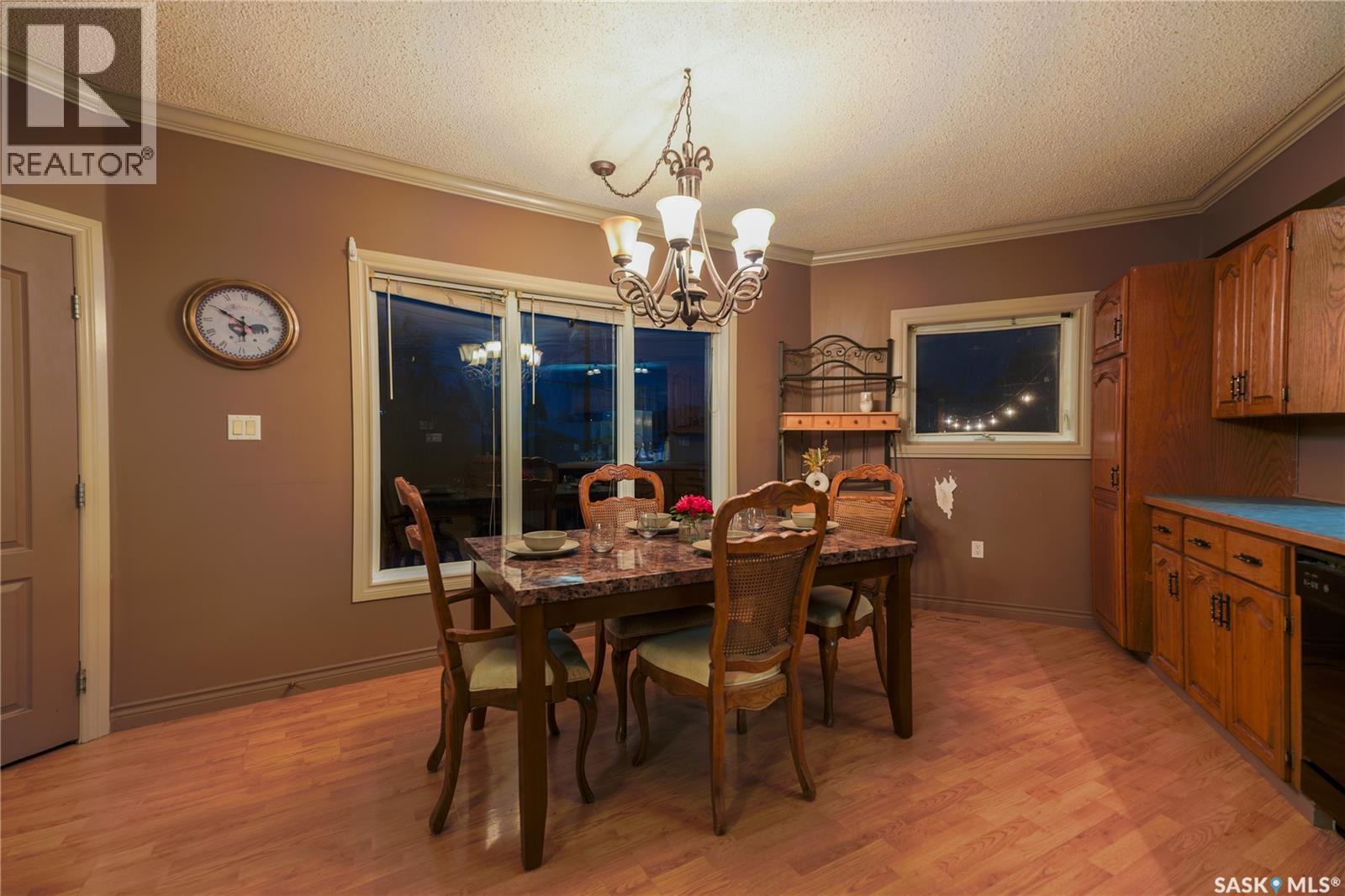 1126 Iroquois Street W, Moose Jaw, Saskatchewan  S6H 5B9 - Photo 21 - SK031962