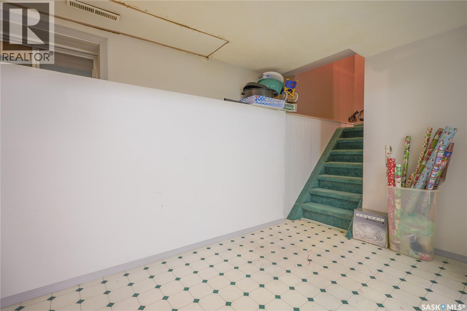 1126 Iroquois Street W, Moose Jaw, Saskatchewan  S6H 5B9 - Photo 33 - SK031962