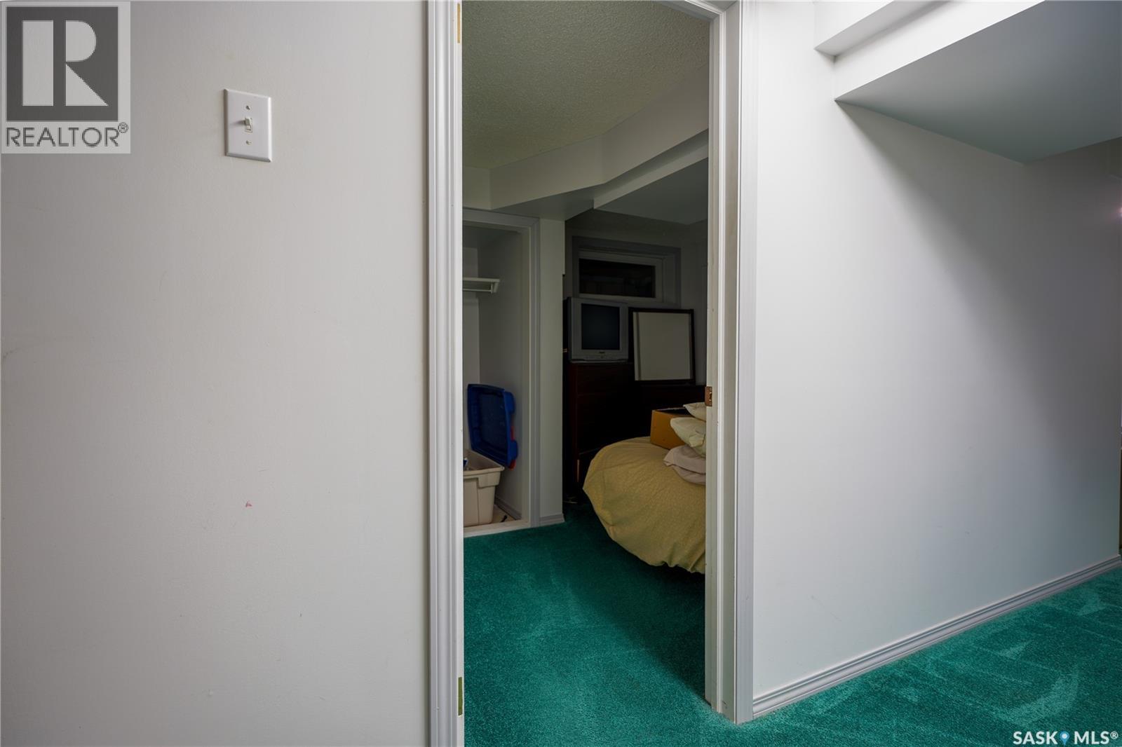 1126 Iroquois Street W, Moose Jaw, Saskatchewan  S6H 5B9 - Photo 35 - SK031962