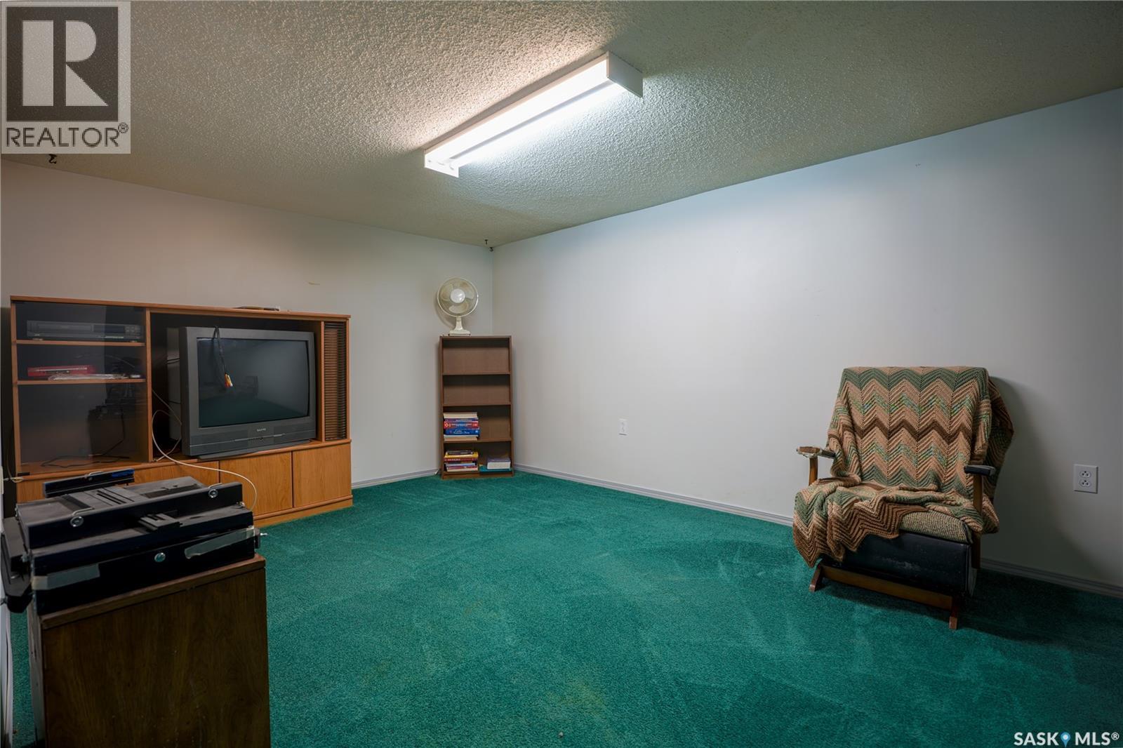 1126 Iroquois Street W, Moose Jaw, Saskatchewan  S6H 5B9 - Photo 36 - SK031962