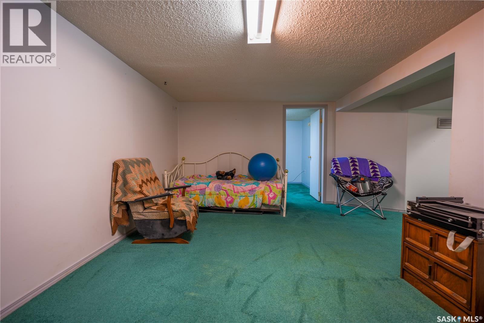 1126 Iroquois Street W, Moose Jaw, Saskatchewan  S6H 5B9 - Photo 39 - SK031962