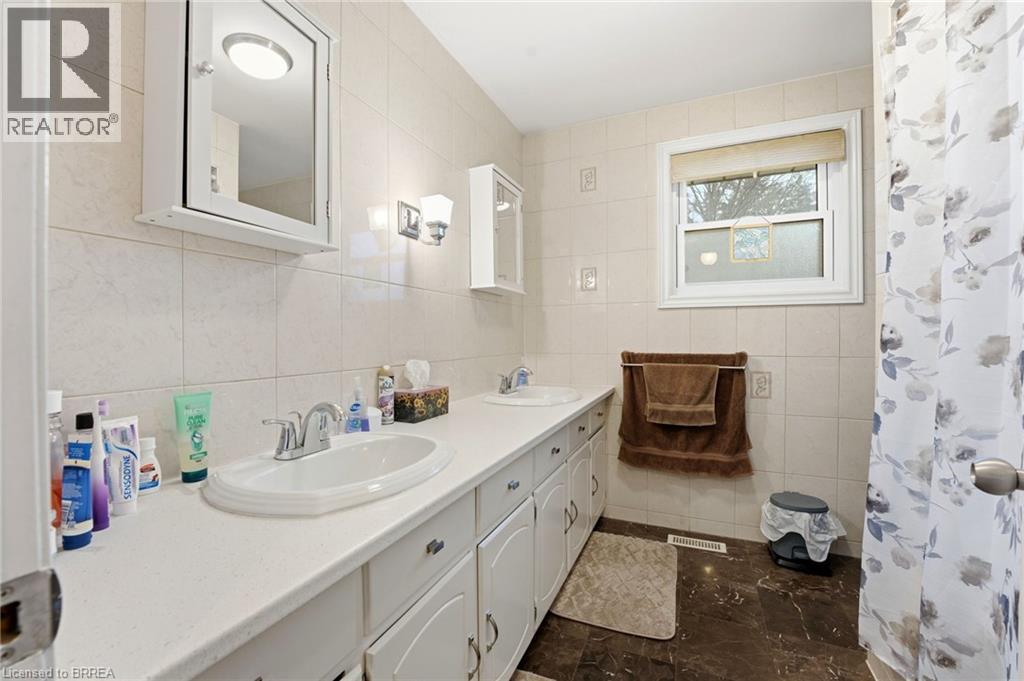 13 Brooks Court, Brantford, Ontario  N3R 6X9 - Photo 23 - 40816749