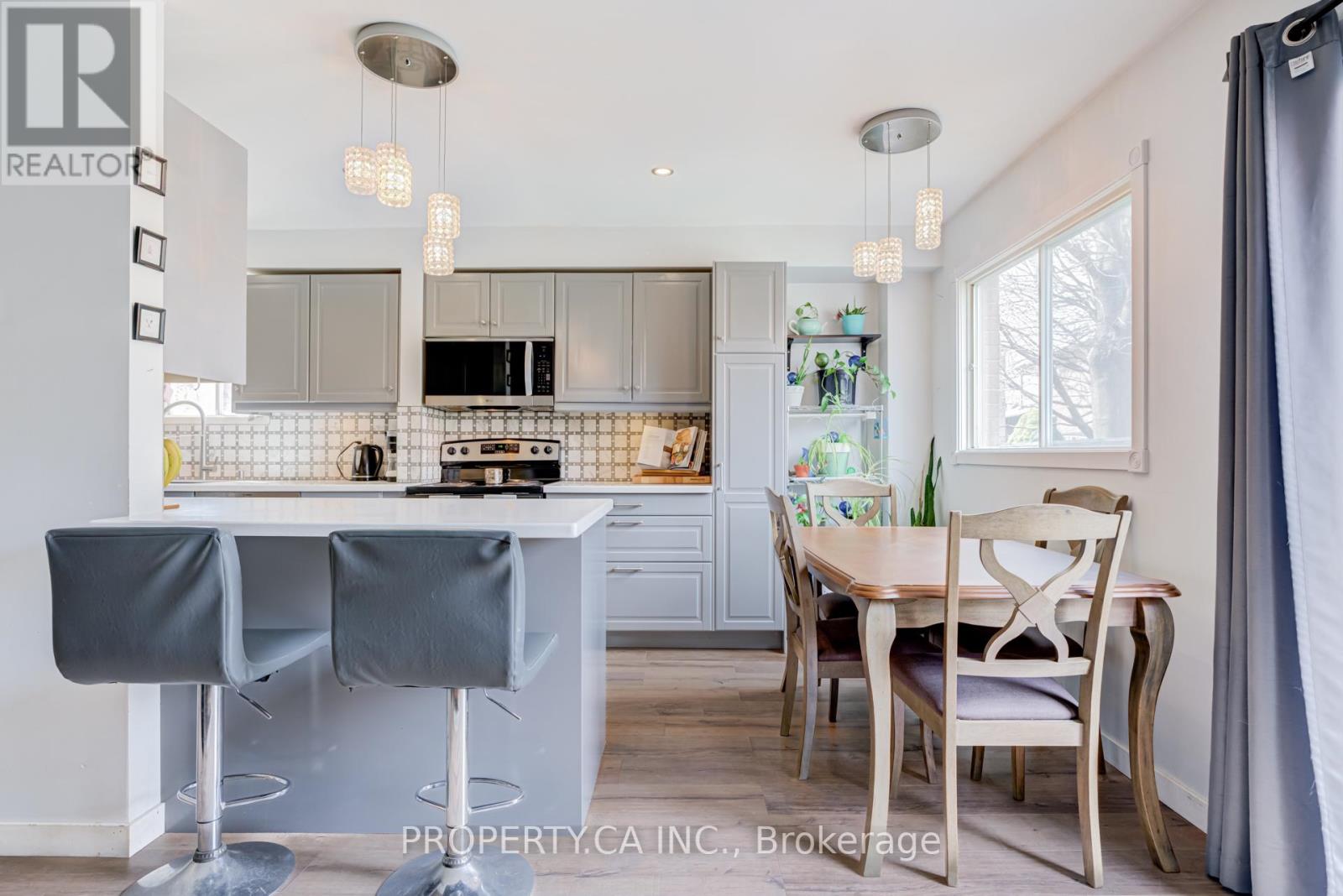 6 Hendley Drive, Ajax, Ontario  L1T 2C6 - Photo 5 - E12951724