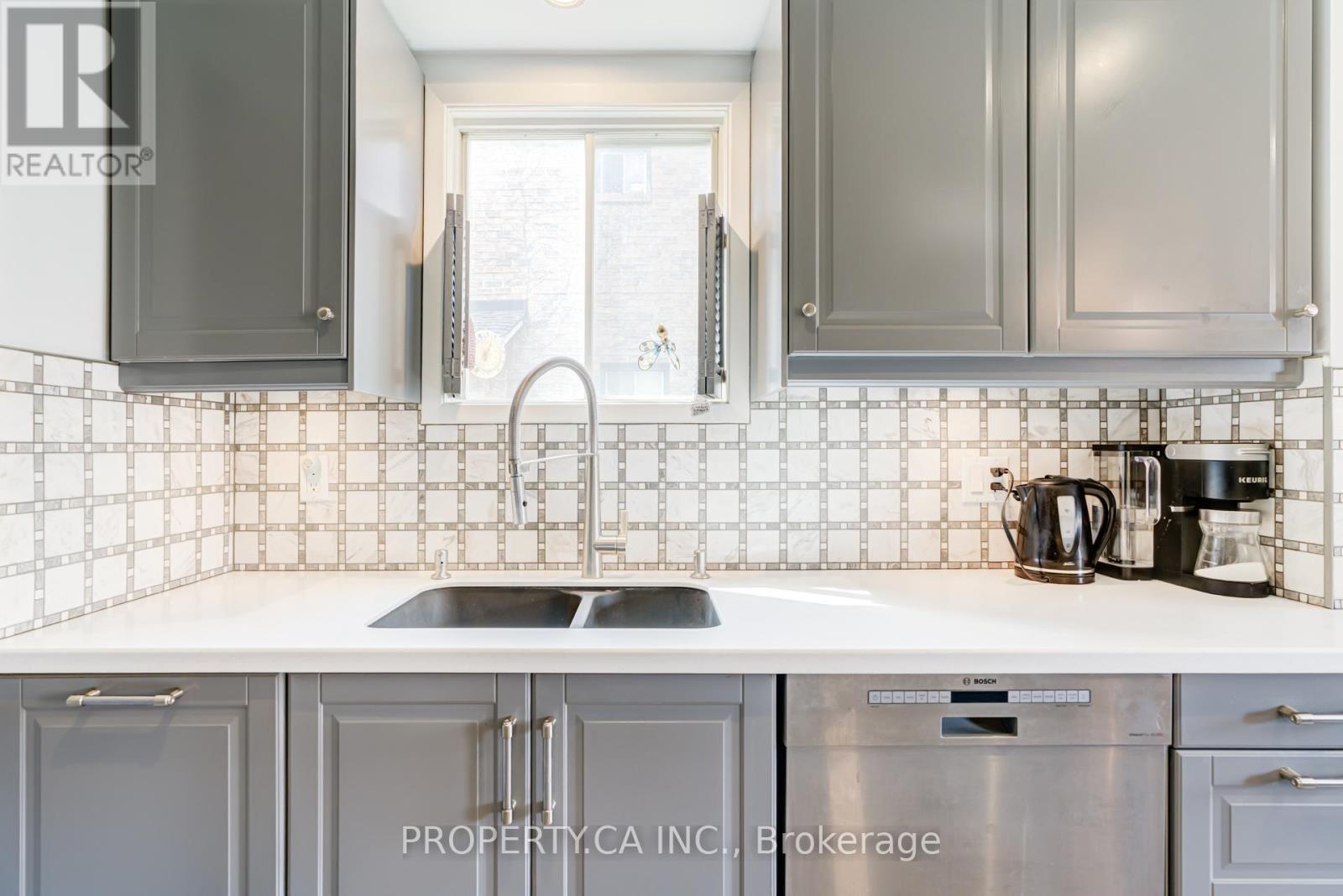 6 Hendley Drive, Ajax, Ontario  L1T 2C6 - Photo 8 - E12951724