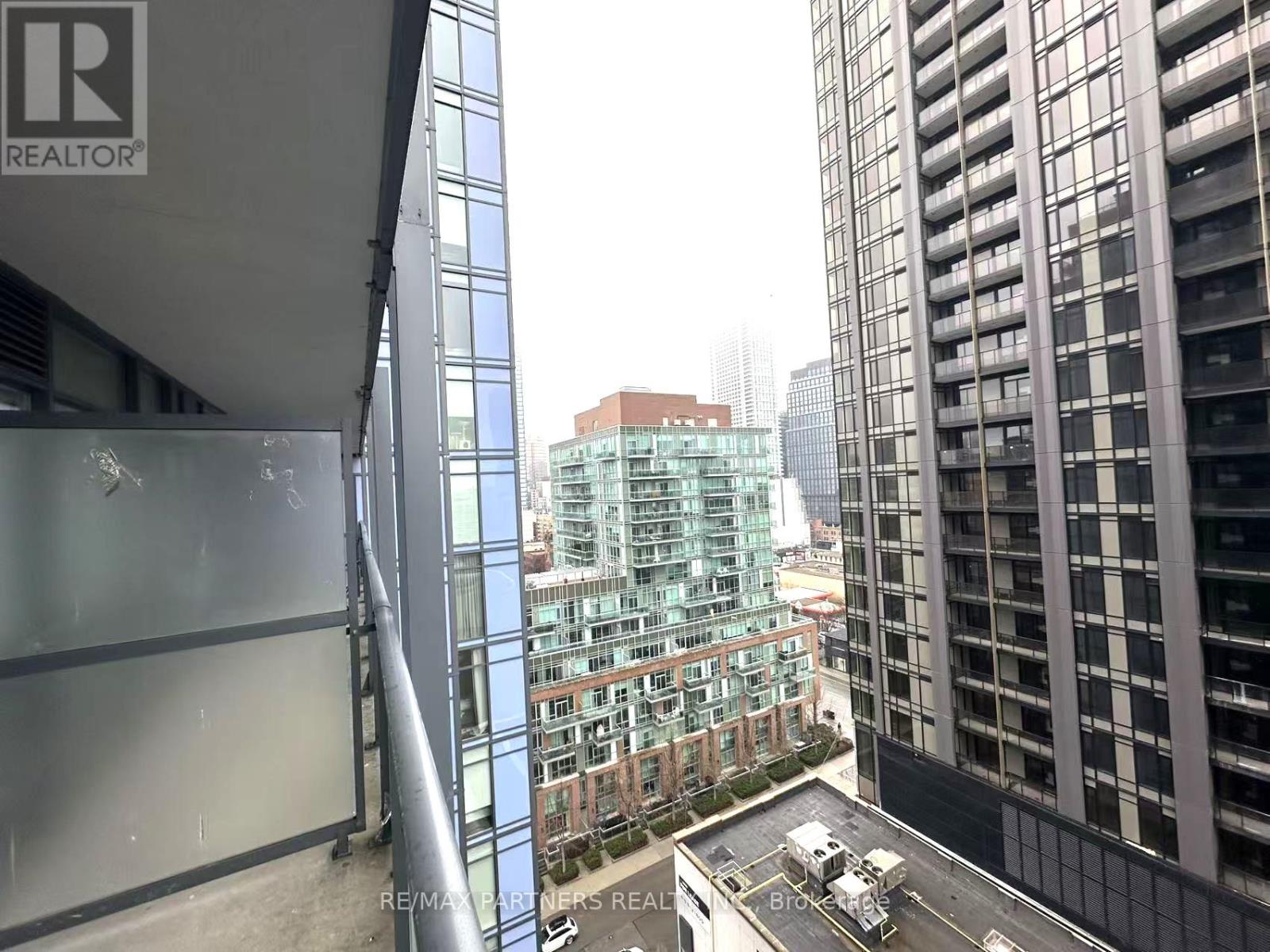 1301 - 105 George Street, Toronto, Ontario  M5A 2N4 - Photo 14 - C12956282