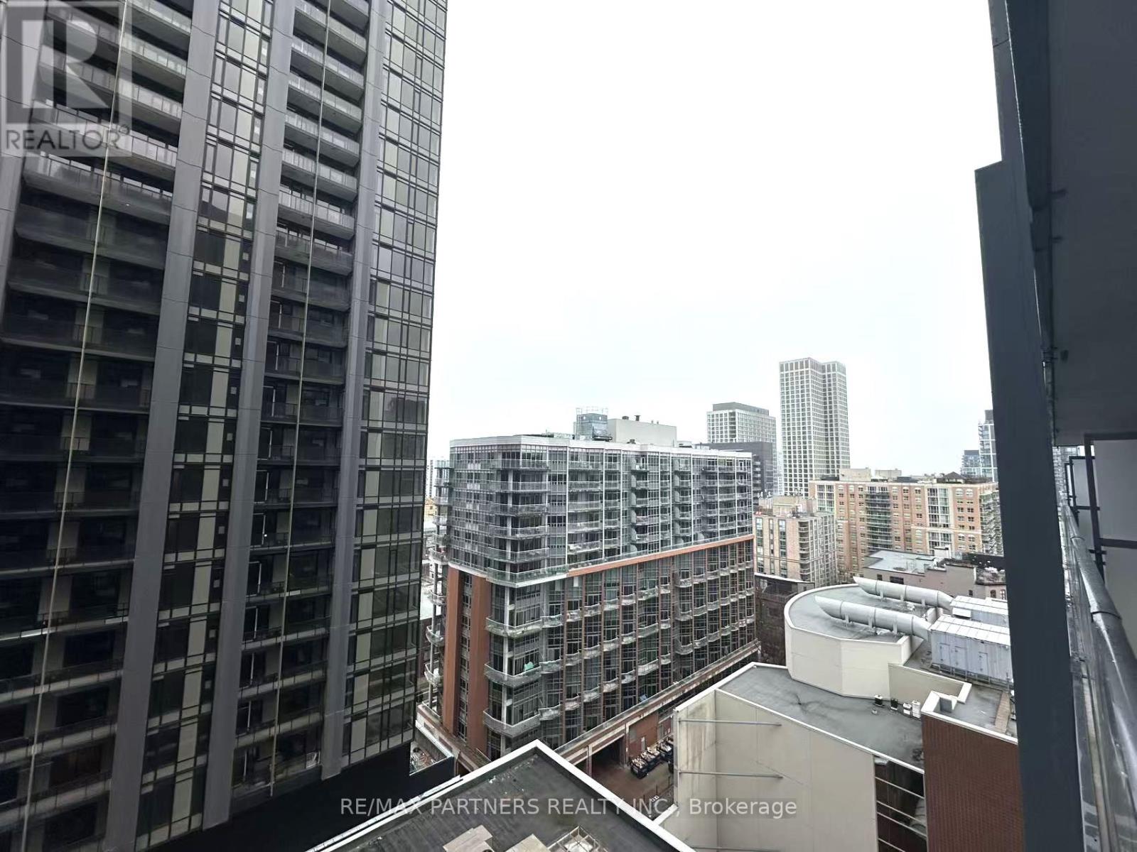 1301 - 105 George Street, Toronto, Ontario  M5A 2N4 - Photo 15 - C12956282