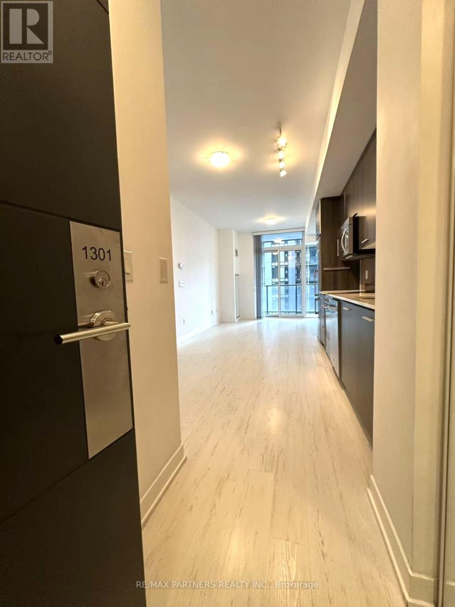 1301 - 105 George Street, Toronto, Ontario  M5A 2N4 - Photo 6 - C12956282