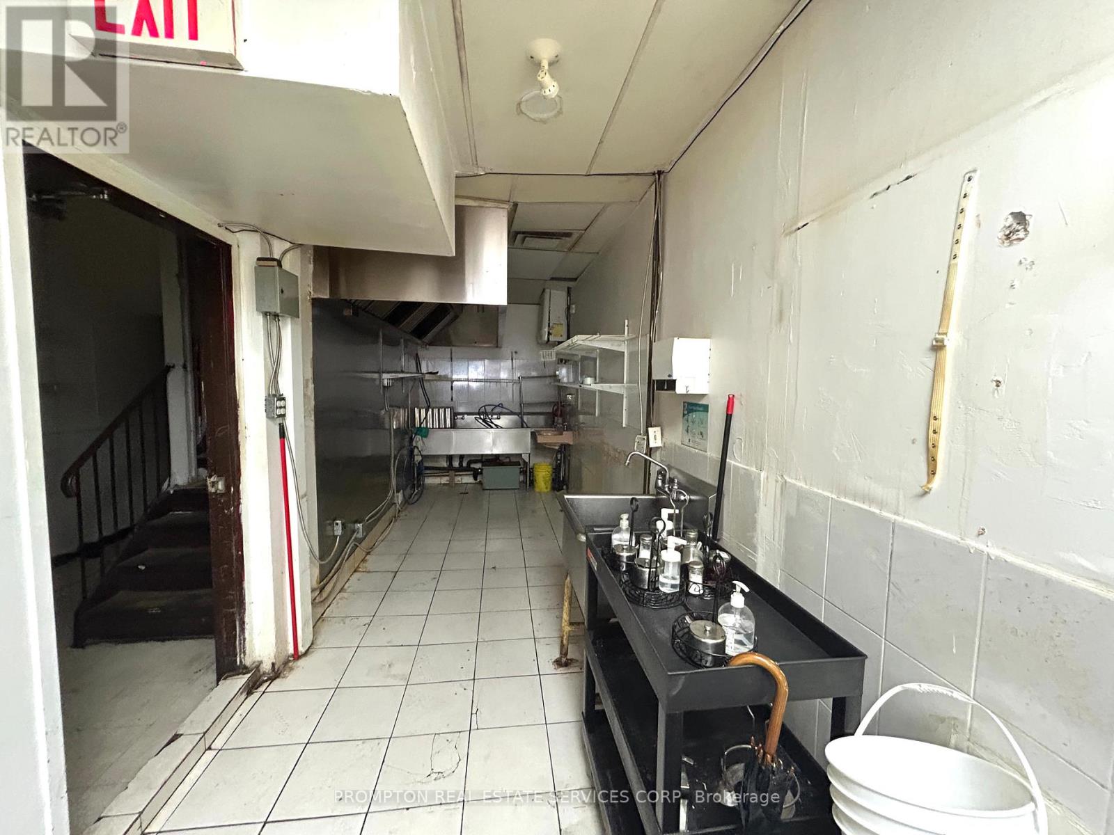 Lower Level - 77 Huron Street, Toronto, Ontario  M5T 2A8 - Photo 11 - C12956294