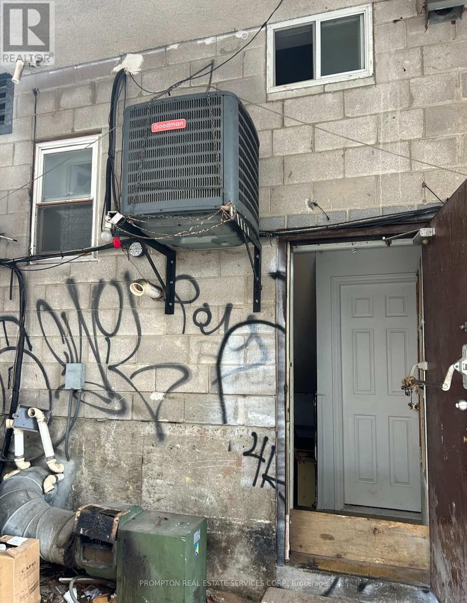 Lower Level - 77 Huron Street, Toronto, Ontario  M5T 2A8 - Photo 13 - C12956294