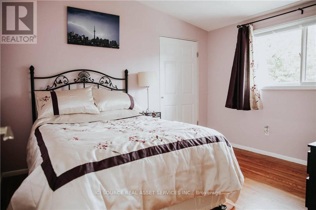 Upper - 1 Vera Court, Hamilton, Ontario  L8K 4G7 - Photo 24 - X12860060