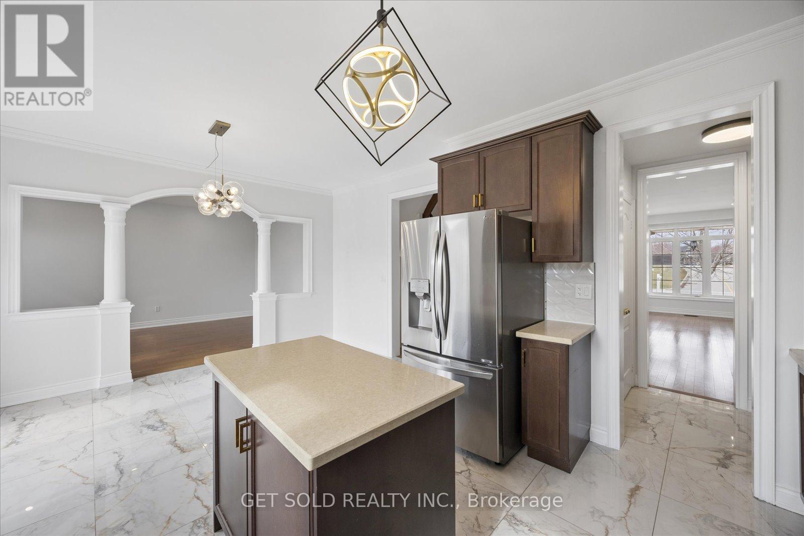 11 Maybeck Drive, Brampton, Ontario  L6X 0Z2 - Photo 10 - W12956272