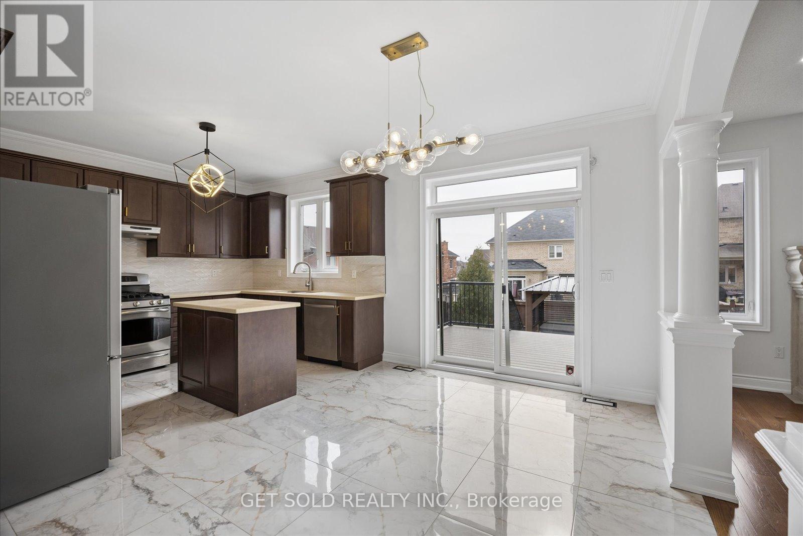 11 Maybeck Drive, Brampton, Ontario  L6X 0Z2 - Photo 11 - W12956272