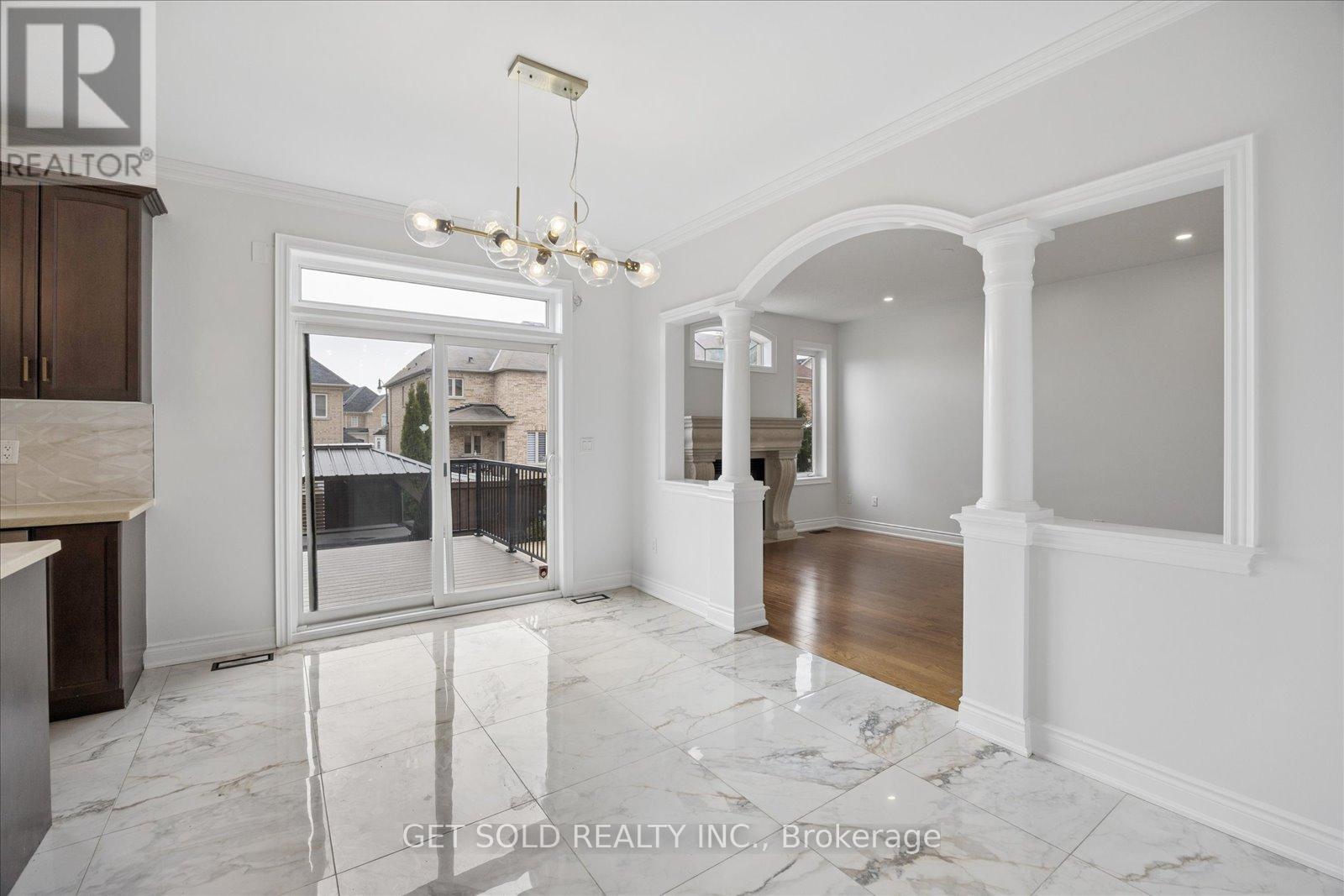 11 Maybeck Drive, Brampton, Ontario  L6X 0Z2 - Photo 12 - W12956272