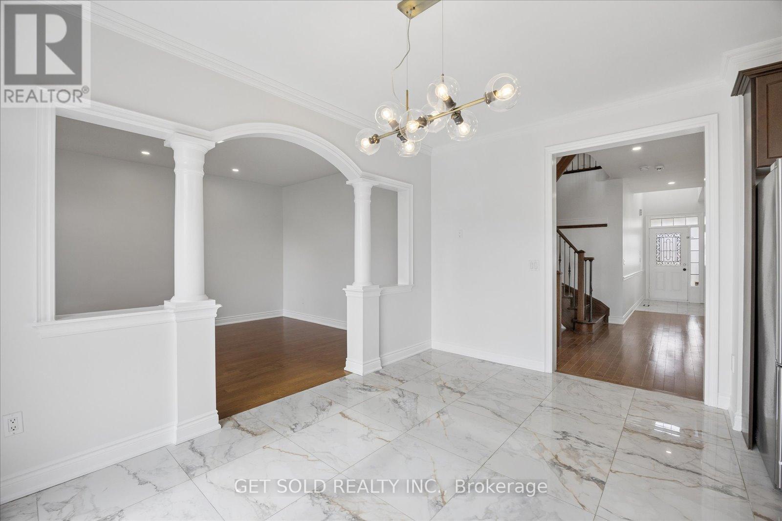 11 Maybeck Drive, Brampton, Ontario  L6X 0Z2 - Photo 13 - W12956272