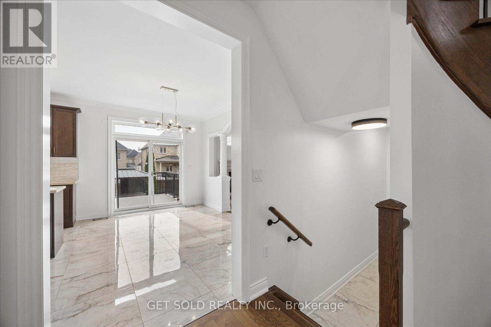 11 Maybeck Drive, Brampton, Ontario  L6X 0Z2 - Photo 19 - W12956272