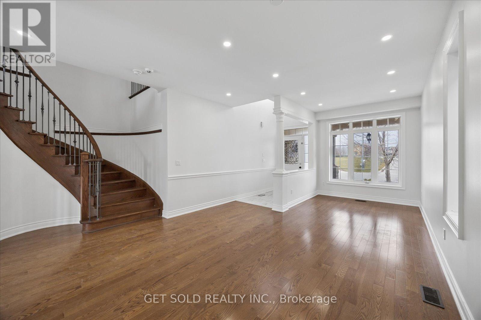 11 Maybeck Drive, Brampton, Ontario  L6X 0Z2 - Photo 4 - W12956272