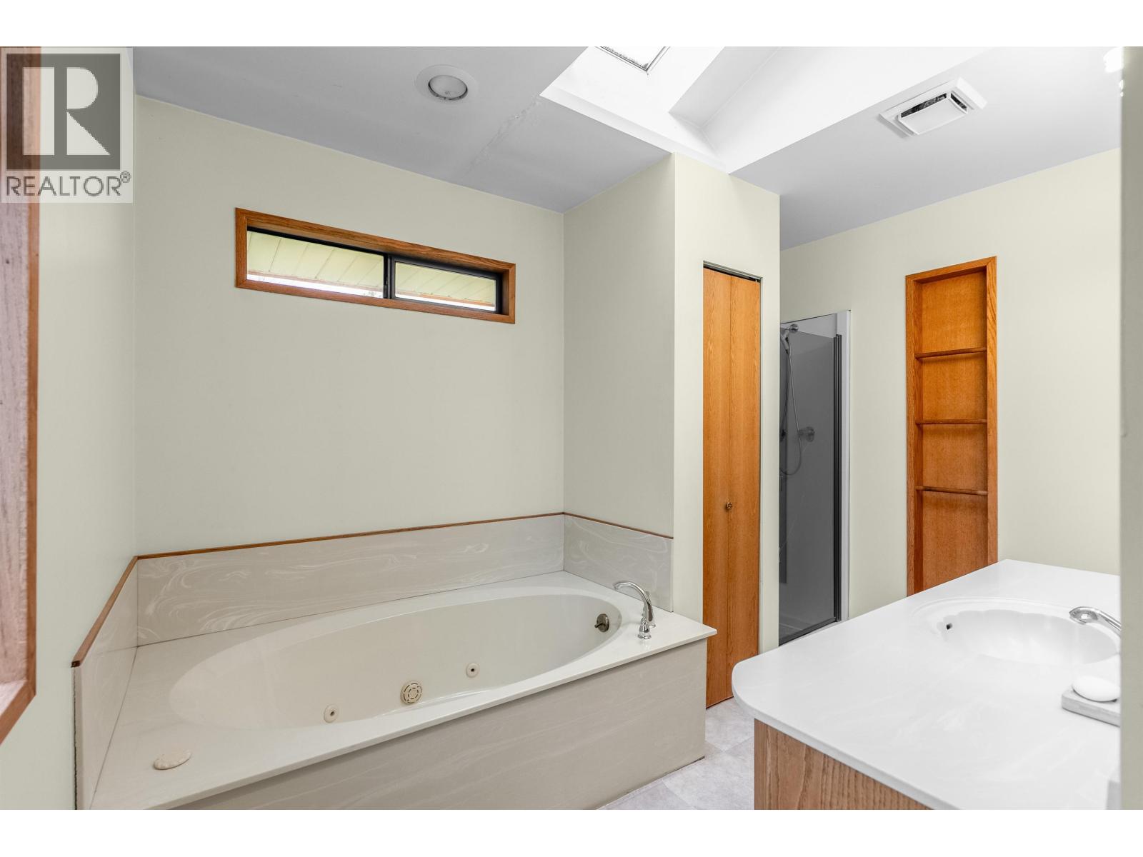 11320 Merchantman Place, Richmond, British Columbia  V7E 4R3 - Photo 12 - R3106219