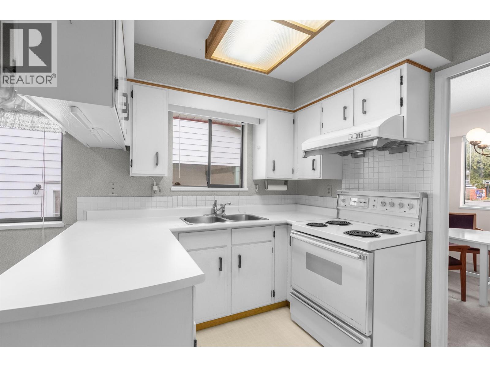 11320 Merchantman Place, Richmond, British Columbia  V7E 4R3 - Photo 6 - R3106219