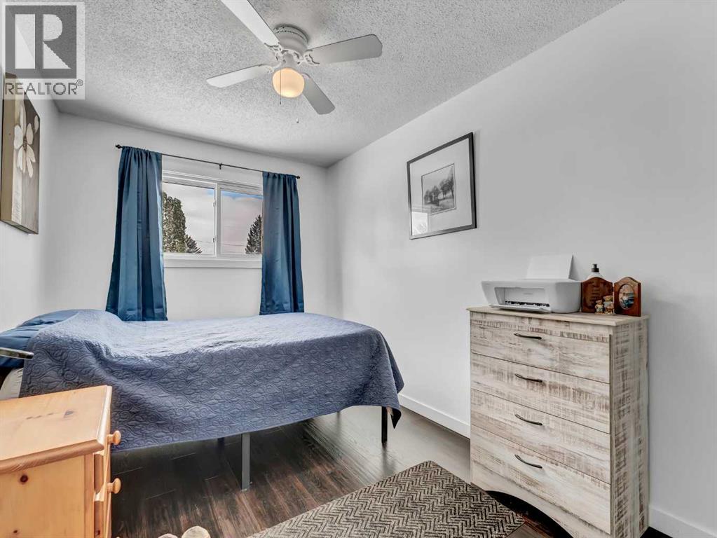 1611 10 Avenue Ne, Medicine Hat, Alberta  T1A 6G6 - Photo 11 - A2296930