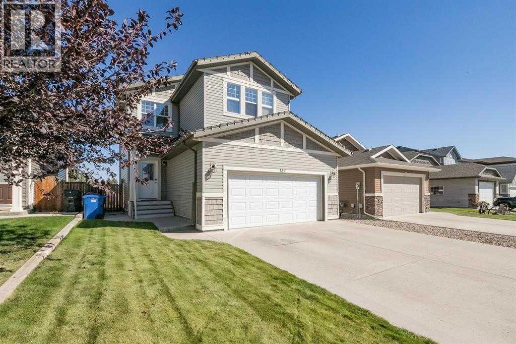 139 Firelight Way W, Lethbridge, Alberta