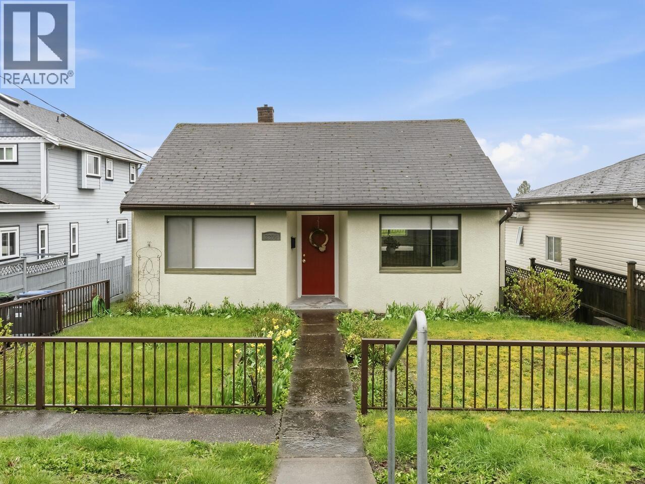 2206 EIGHTH AVENUE, New Westminster, British Columbia