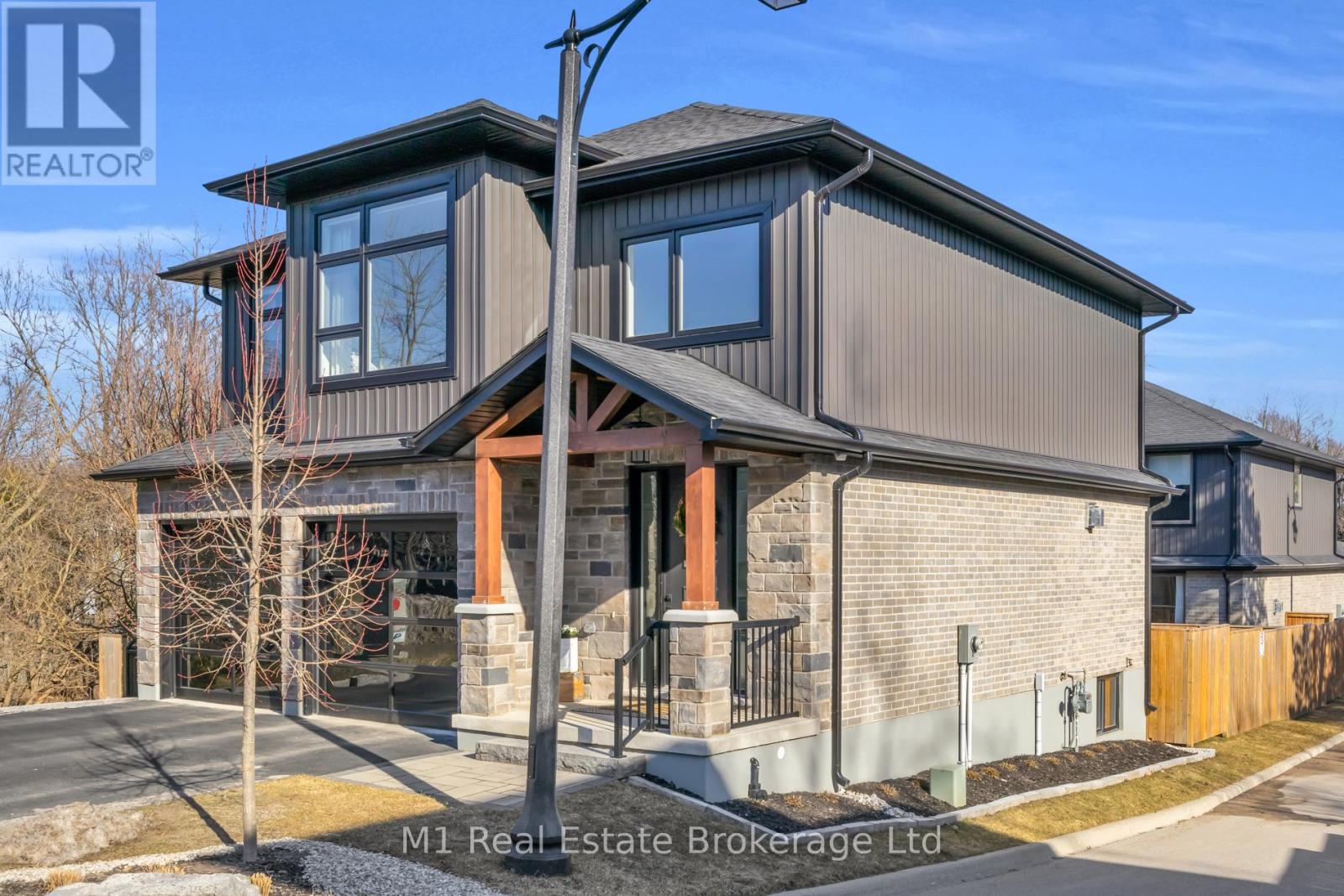 25 Creekside Terrace, Centre Wellington, Ontario N1M 0H4 - Photo 3 - X12956304