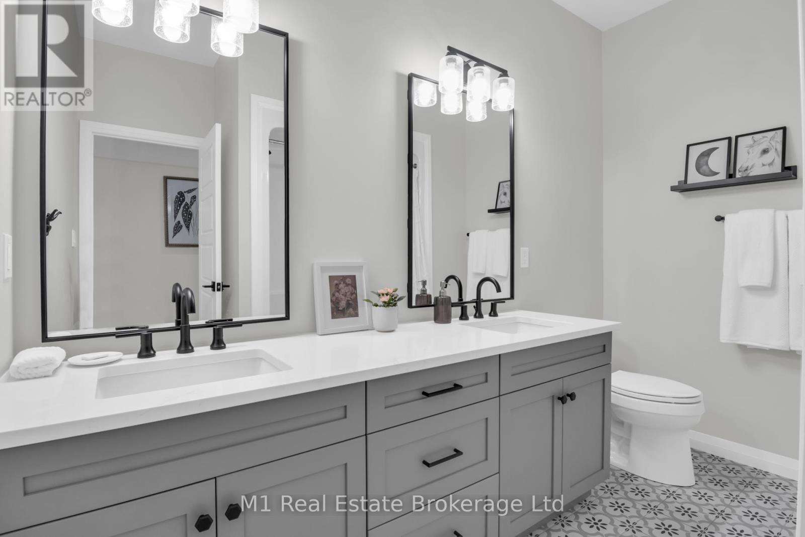 25 Creekside Terrace, Centre Wellington, Ontario N1M 0H4 - Photo 32 - X12956304