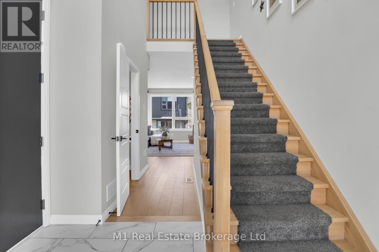 25 Creekside Terrace, Centre Wellington, Ontario N1M 0H4 - Photo 6 - X12956304