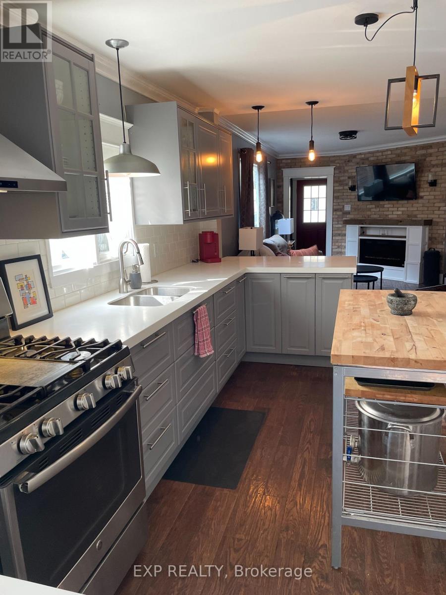 95 Langarth Street E, London South, Ontario  N6C 1Z3 - Photo 8 - X12956306