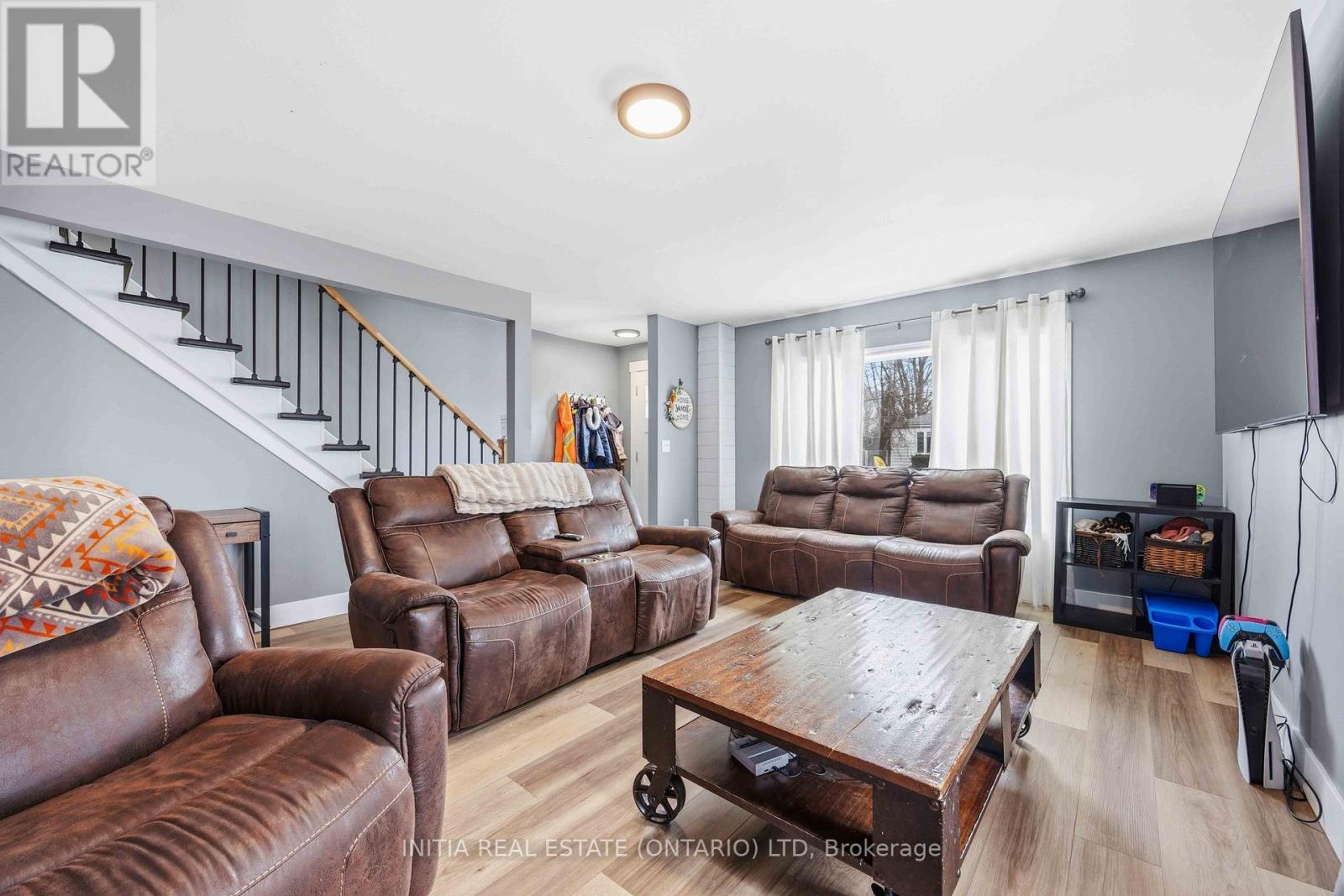 2565 Elizabeth Street, Oil Springs, Ontario  N0N 1P0 - Photo 10 - X12956316