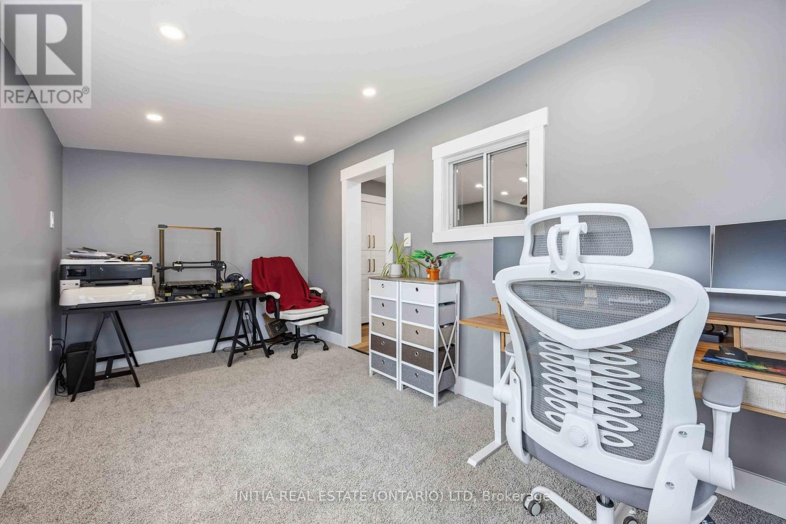 2565 Elizabeth Street, Oil Springs, Ontario  N0N 1P0 - Photo 15 - X12956316