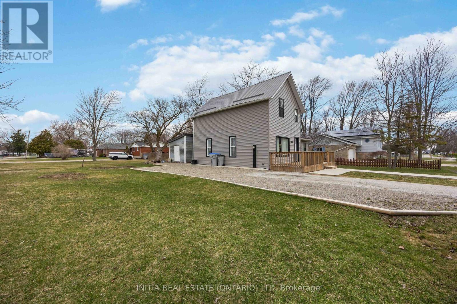 2565 Elizabeth Street, Oil Springs, Ontario  N0N 1P0 - Photo 3 - X12956316