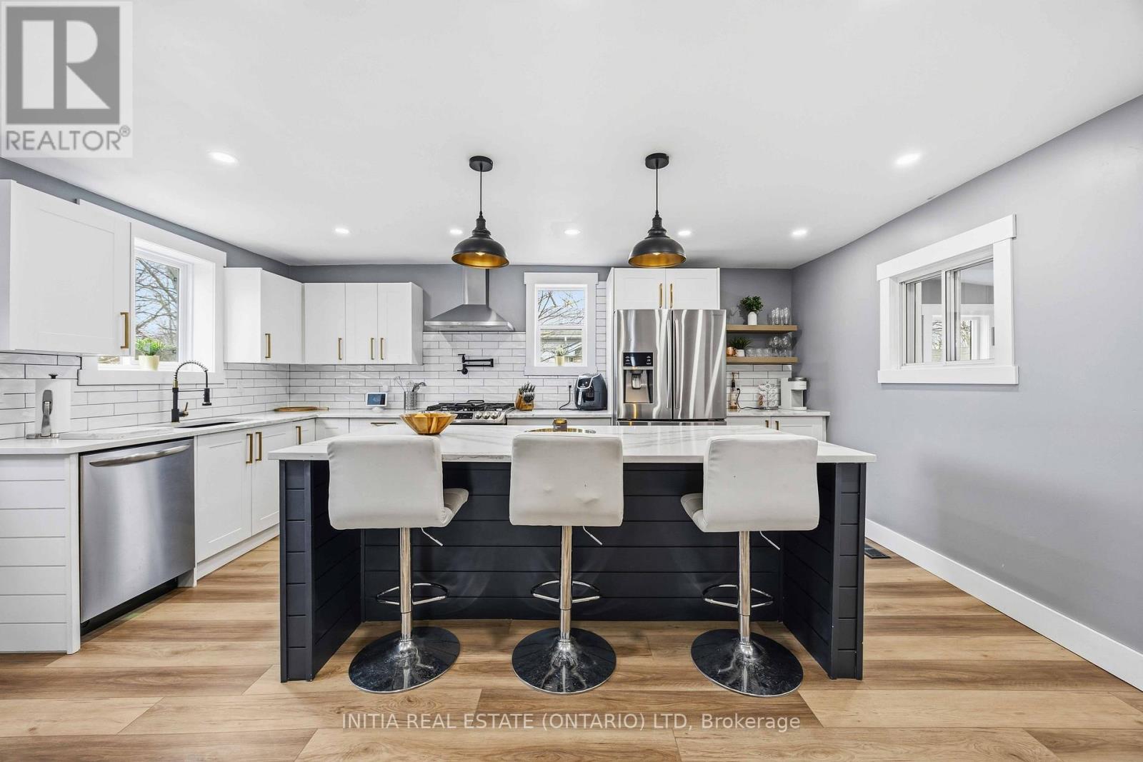 2565 Elizabeth Street, Oil Springs, Ontario  N0N 1P0 - Photo 7 - X12956316