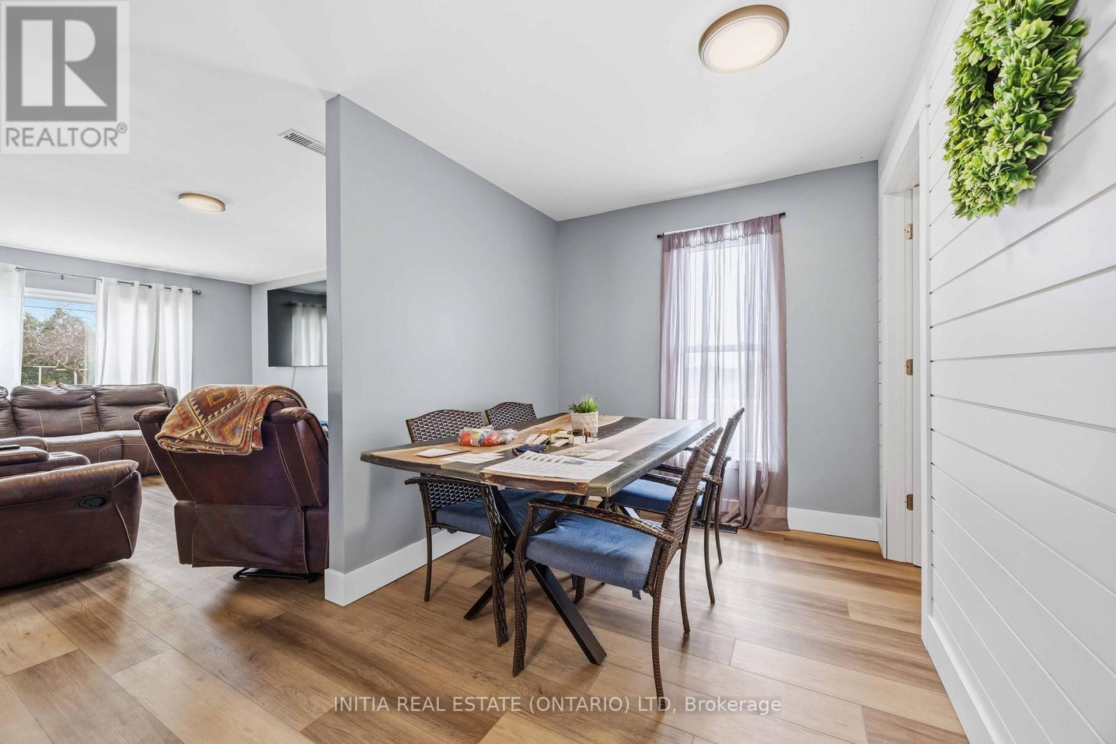 2565 Elizabeth Street, Oil Springs, Ontario  N0N 1P0 - Photo 9 - X12956316