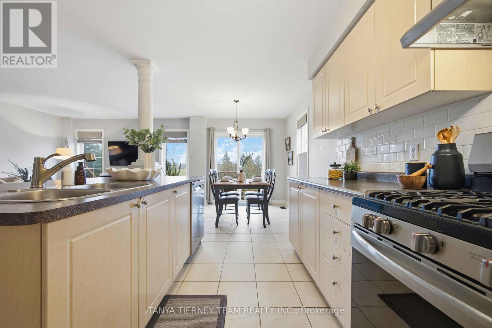 43 Corianne Avenue, Whitby, Ontario  L1M 2H9 - Photo 18 - E12956318