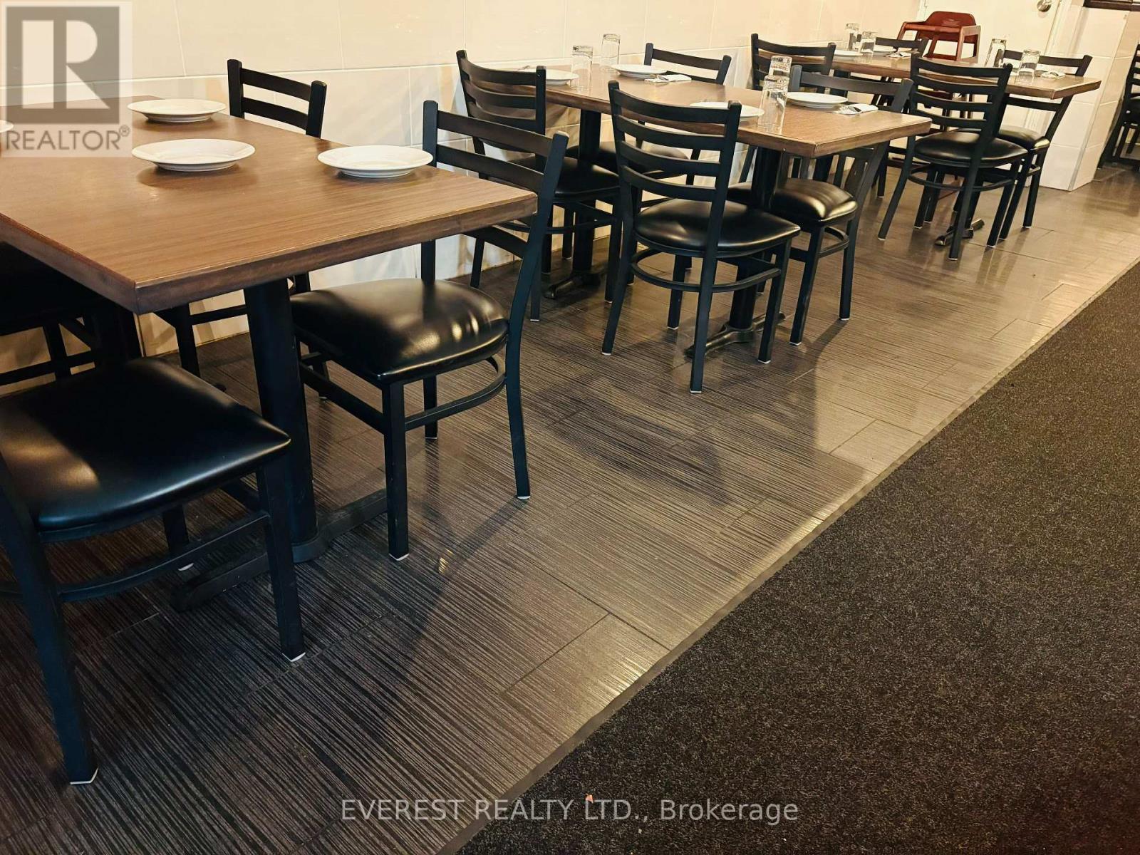 114 Brock Street S, Whitby, Ontario  L1N 4J8 - Photo 2 - E12955406