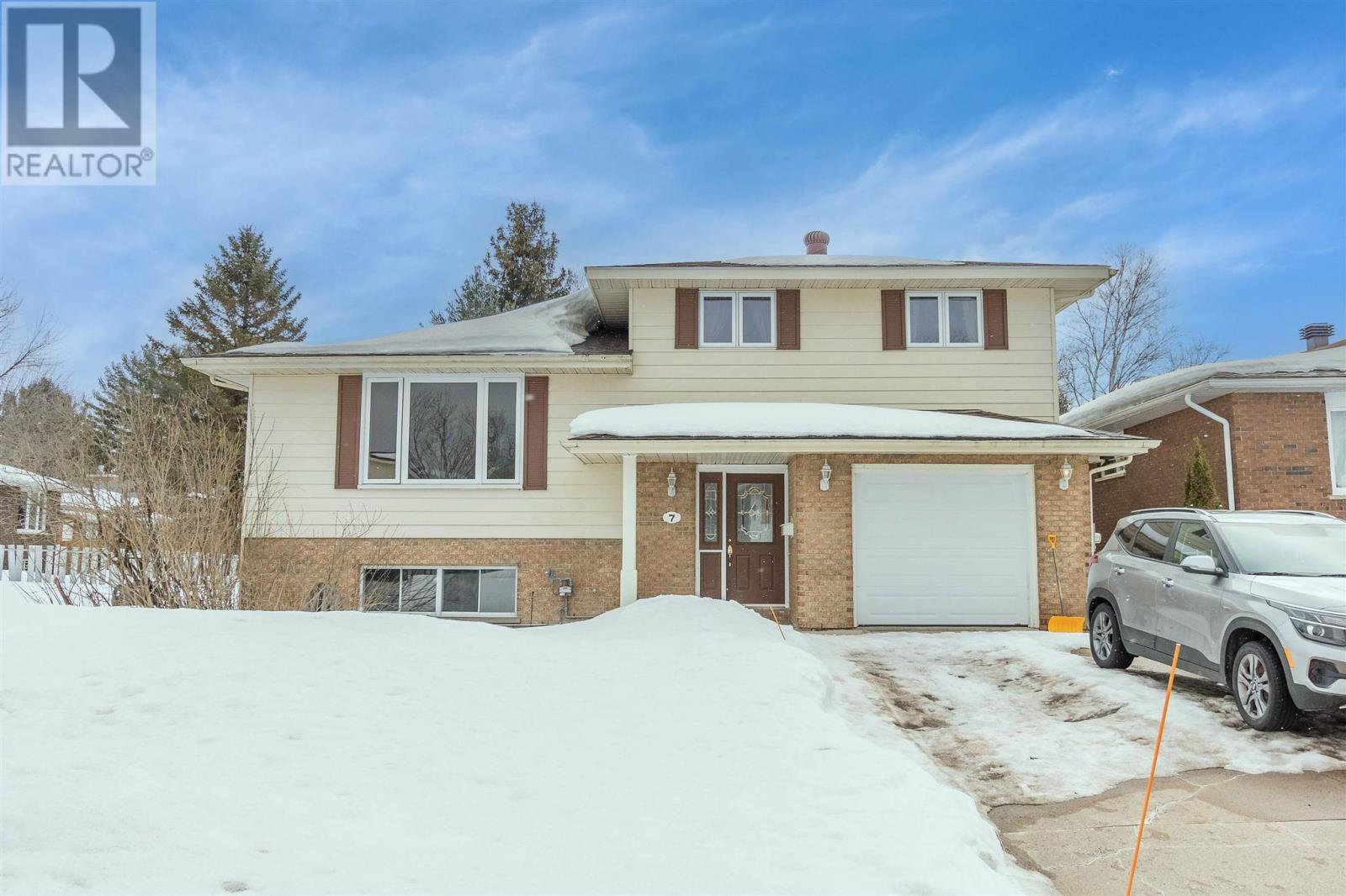 7 Golf Range CRES, Sault Ste. Marie, Ontario