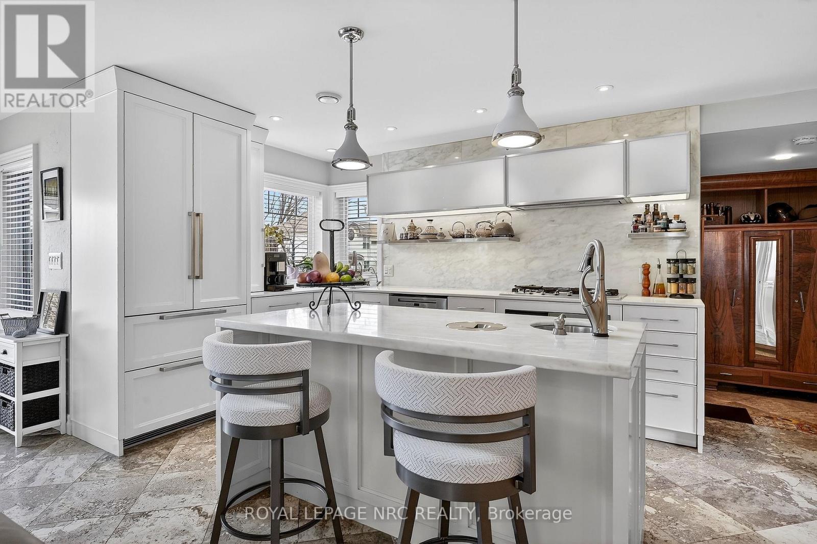 11 Peel Street, St. Catharines, Ontario  L2N 5A2 - Photo 9 - X12829110