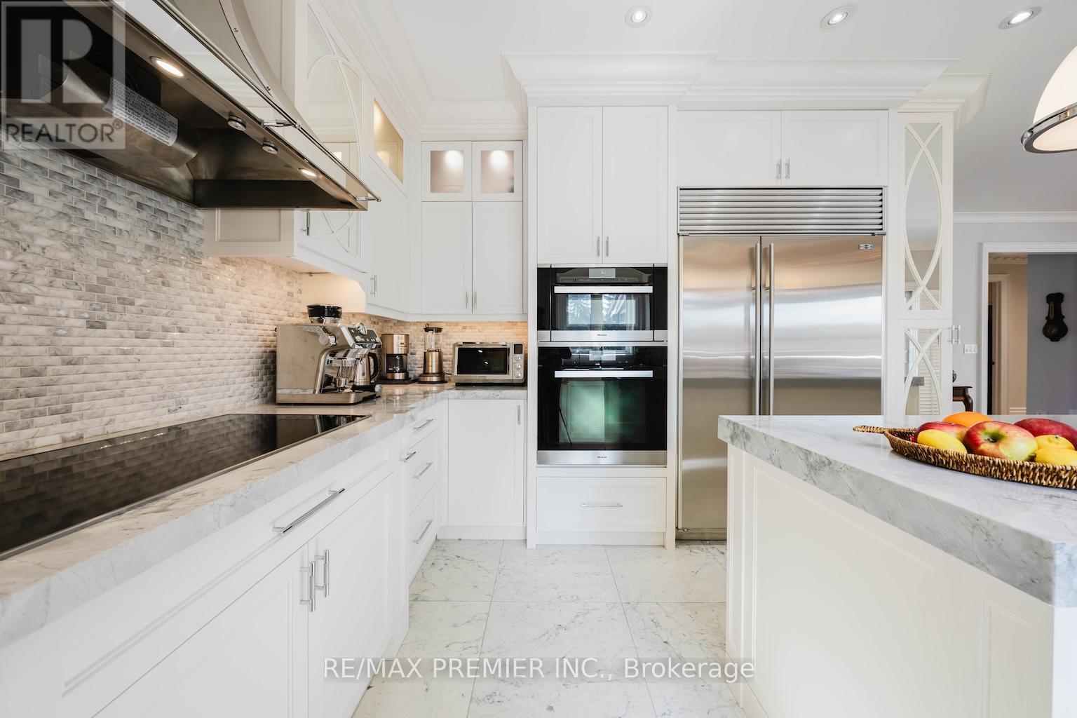 85 Gregory Scott Drive, Vaughan, Ontario  L4H 1K7 - Photo 10 - N12905422