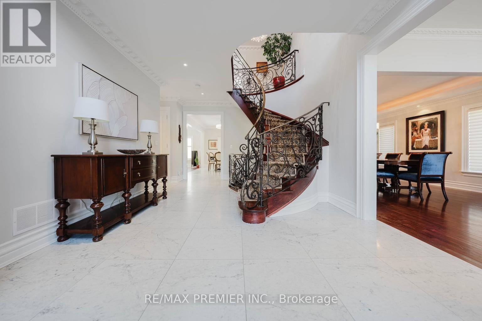 85 Gregory Scott Drive, Vaughan, Ontario  L4H 1K7 - Photo 4 - N12905422