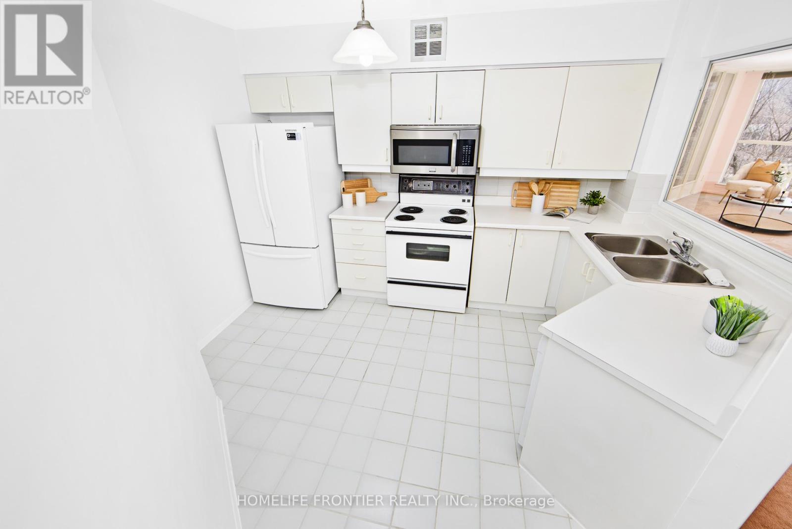 440 - 22 Southport Street, Toronto, Ontario M6S 4Y9 - Photo 9 - W12955810