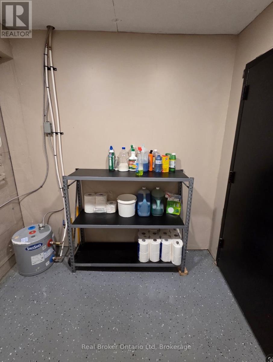 200 - 90 Anne Street, Barrie (0 North), Ontario  L4N 2E3 - Photo 11 - S12956344